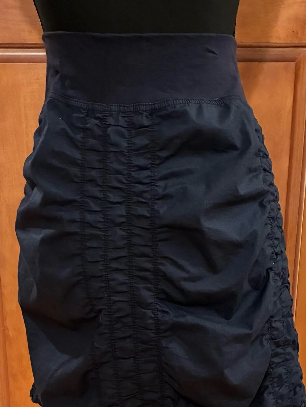 High-Rise Ruched Skirt in Navy